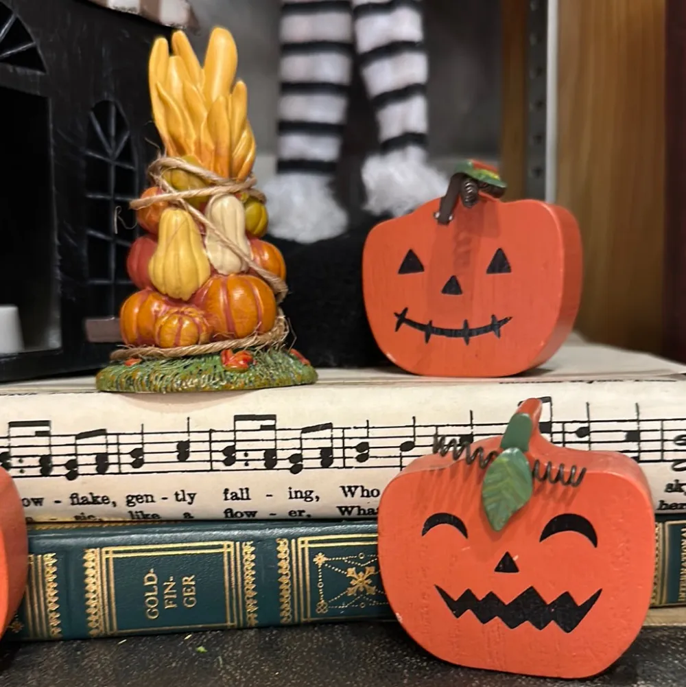 Department 56 Autumn Gourds