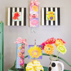 The Round Top Collection Black & White Display Board