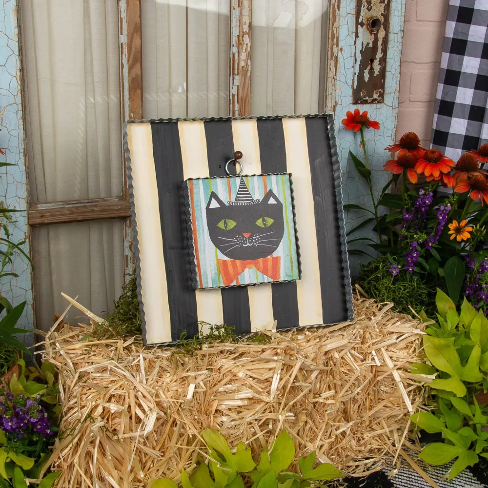 The Round Top Collection Black & White Display Board