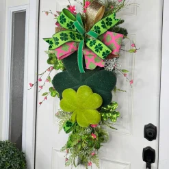 Miss Cayce's Blooming Shamrock Teardrop