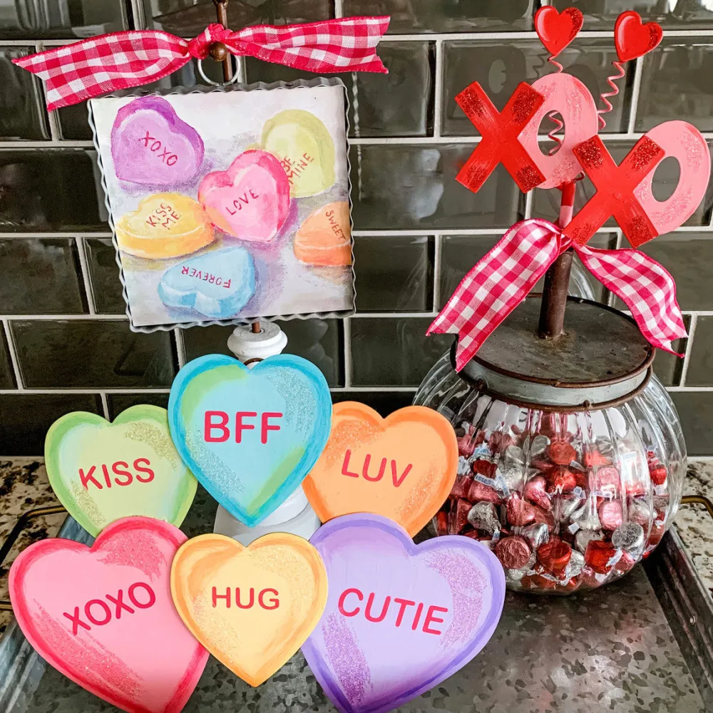 The Round Top Collection Pile of Talking Hearts