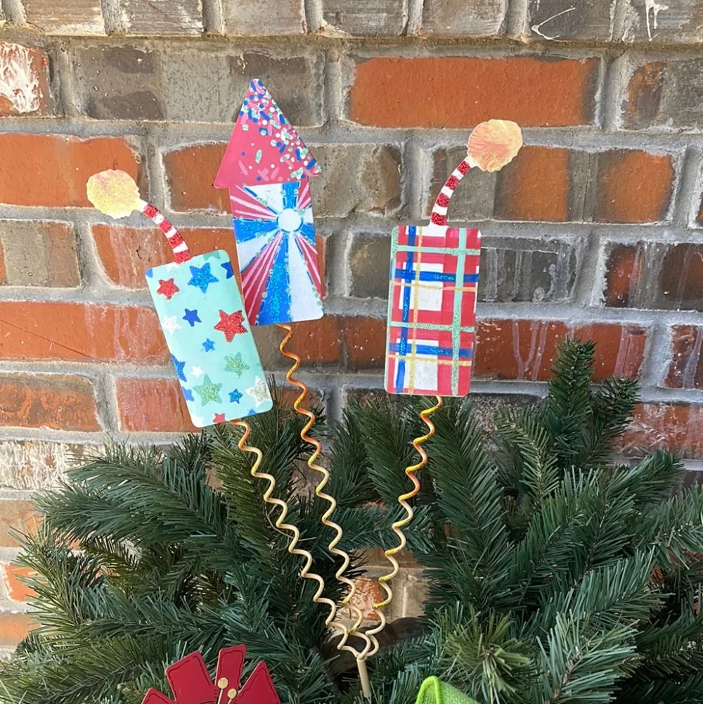 The Round Top Collection Playful 3 in 1 Firework Stake